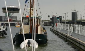 Einfahrt zur neuen Schleuse in Enkhuizen